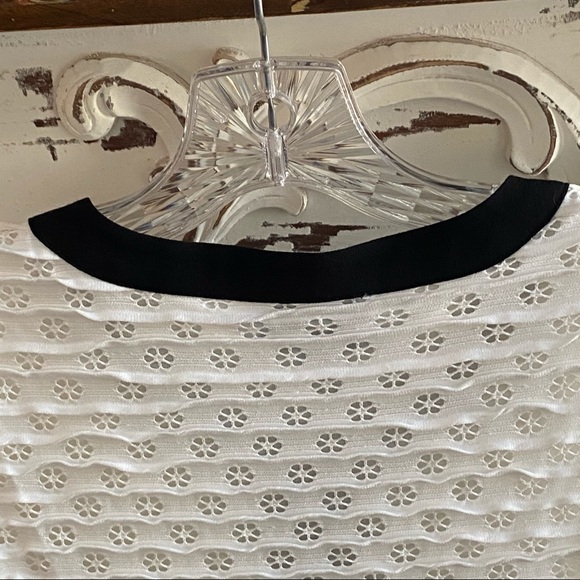 CeCe Sleeveless White Top Eyelet Lace Dressy or Casual Size M NWT - Picture 6 of 11